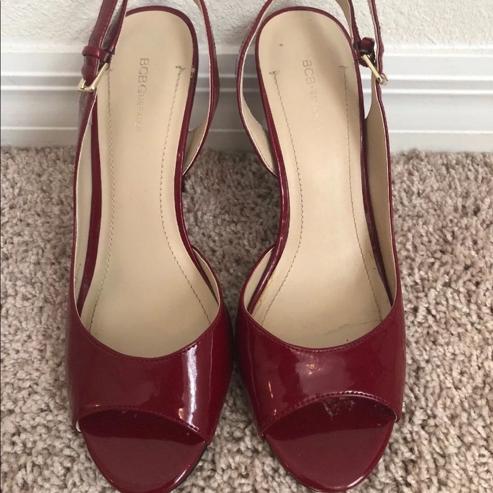 BCBG BCBGeneration Size 8.5B Red Leather Sandals